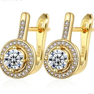 ¥ 18K Yellow Gold Diamond Stud Earrings